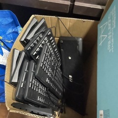 キーボードや電源ケーブルなど無料の画像