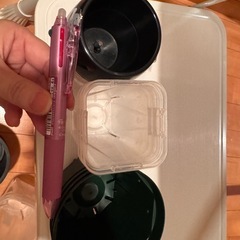 底面給水鉢とスリット鉢それぞれ１つの値段表記の画像