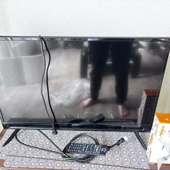 5合炊飯器、30ぐらい？23年製テレビ、３段アルミラックのセットの画像