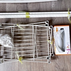 5合炊飯器、30ぐらい？23年製テレビ、３段アルミラックのセットの画像