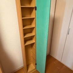 鏡付き収納棚の画像