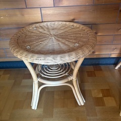 藤の椅子とテーブルのセット(ガラス板あり)の画像