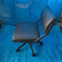 DOUGLAS 革チェアの画像