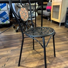 【苫小牧バナナ】金属製ガーデンチェア キズ あり 高さ770mm 320mm 奥行き300mmの画像