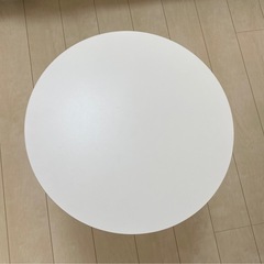 カフェテーブルの画像