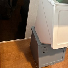 ゴミ箱　　　pelican garbeeの画像