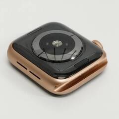 Apple Watch Series 5/GPS+セルラー/40mm/A2156/ゴールド〈MWX22J/A〉の画像