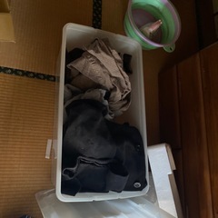 無料で差し上げます。洋服類大量にあります。の画像