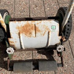 手押し式の芝刈り機　差し上げますの画像