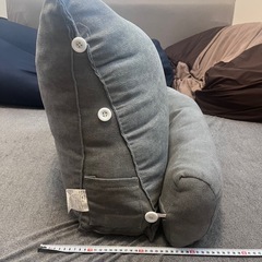 クッション　ボタンで3段階位置調整可能　大きい方はほぼ未使用の画像