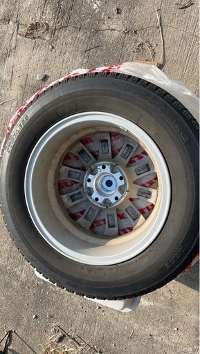 15インチ スタッドレスタイヤ 195/65R15
