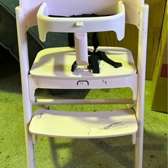 ベビーハイチェアピンク の画像