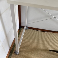 モニターテーブルの画像