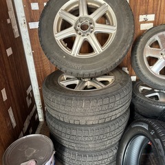 ⭐︎⭐︎215/65R16社外アルミ付きタイヤ⭐︎⭐︎の画像