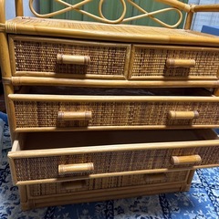 ラタンのチェストの画像