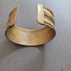 アンティーク市で買ったブレスレットの画像