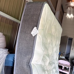 ダブルベッドマットレスの画像