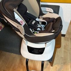 エールべべ　チャイルドシートの画像