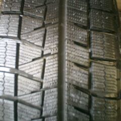 ほぼ新品　イボ付きタイヤ　アルミタイヤ　4本セット　195/65/15　スタッドレス　ブリザック　プリウスなどの画像