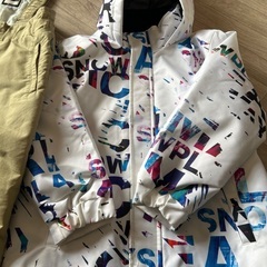 スキーウェア 上130cm 下120cm シミありの画像