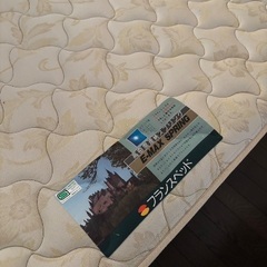 クイーンサイズ　ベッドの画像