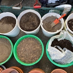 園芸用土、植木鉢、プランターの画像