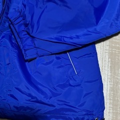 ⭐️新品キレイなブルーの防寒着⭐️ブルゾン⭐️フリーサイズ⭐️フード付き⭐️の画像