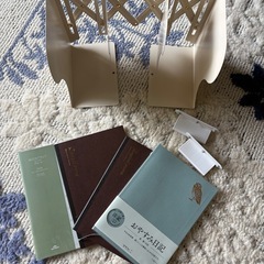 ブックスタンド英語ノート2冊2026年手帳1冊日記1冊ティッシュ、マグネットの画像