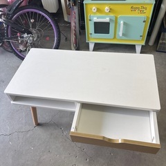 テーブル　収納付き　ホワイトの画像