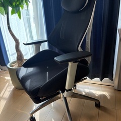【急募】オフィスチェア　オットマン付きの画像