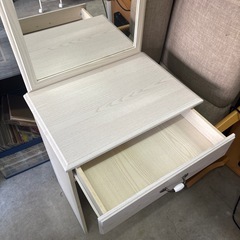 ドレッサー　化粧　の画像