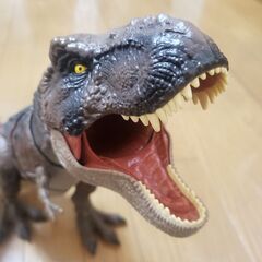 吠えるティラノサウルス　おもちゃの画像