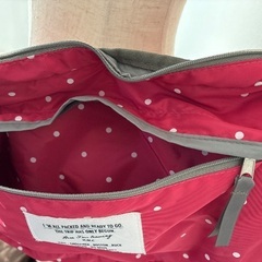 コンパクトに畳めるショルダーバッグの画像