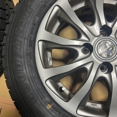 175/70r14スタッドレスタイヤgood year28週23年製とアルミホイール4本セットの画像