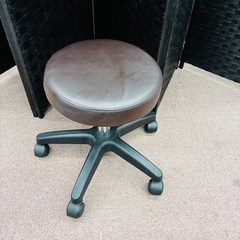 ⭐️激安⭐️キャスター付きチェア　昇降式の画像
