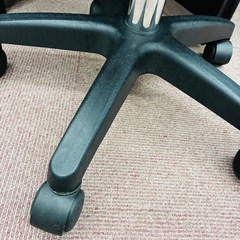 ⭐️激安⭐️キャスター付きチェア　昇降式の画像