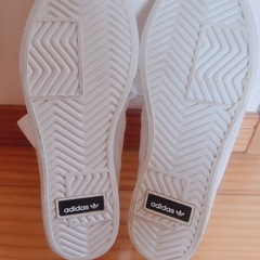 adidas の画像