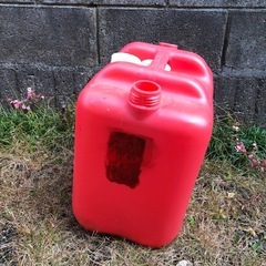 20リットル　ポリ缶 2つ　　の画像