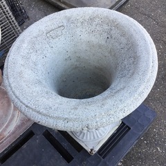 ガーデンオブジェ鉢高さ72cm ⭐︎65320の画像