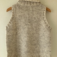 ウールニットベスト（女性用）の画像