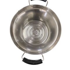 取引中　ステンレス鍋（フタ付）の画像