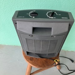東芝1200W、600Wセラミックファンヒーターの画像