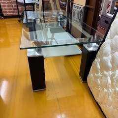 【おしゃれ】ガラス ローテーブル／ブラック脚／モダンデザインの画像