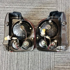 スズキ アルトラパン HE22S 純正 ハロゲン テールランプ左右セットの画像