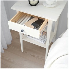 ②サイドテーブル　IKEA HEMNES ヘムネスの画像