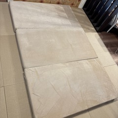 ★美品★ タンスのゲン 三つ折りセミダブルマットレス
の画像