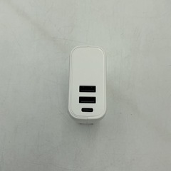 AC充電器一体型モバイルバッテリー6700mAHの画像