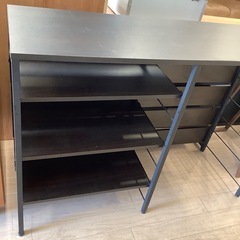 キッチンカウンター棚付きの画像