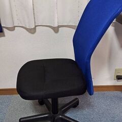 オフィスチェア　メッシュ　高さ調節可　カインズの画像