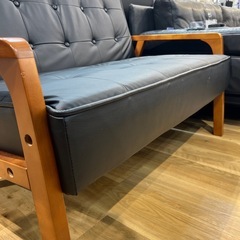 【トレファク神戸南店】2人掛けソファー　ブラックです‼︎【取りに来られる方限定】の画像
